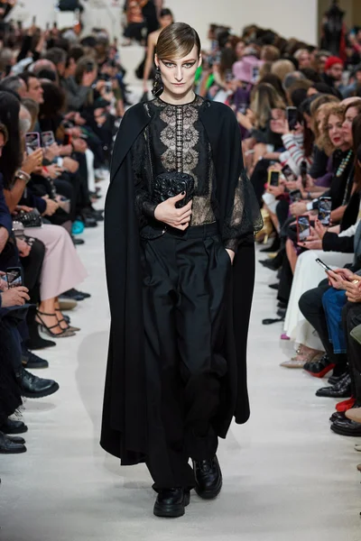 Look 11